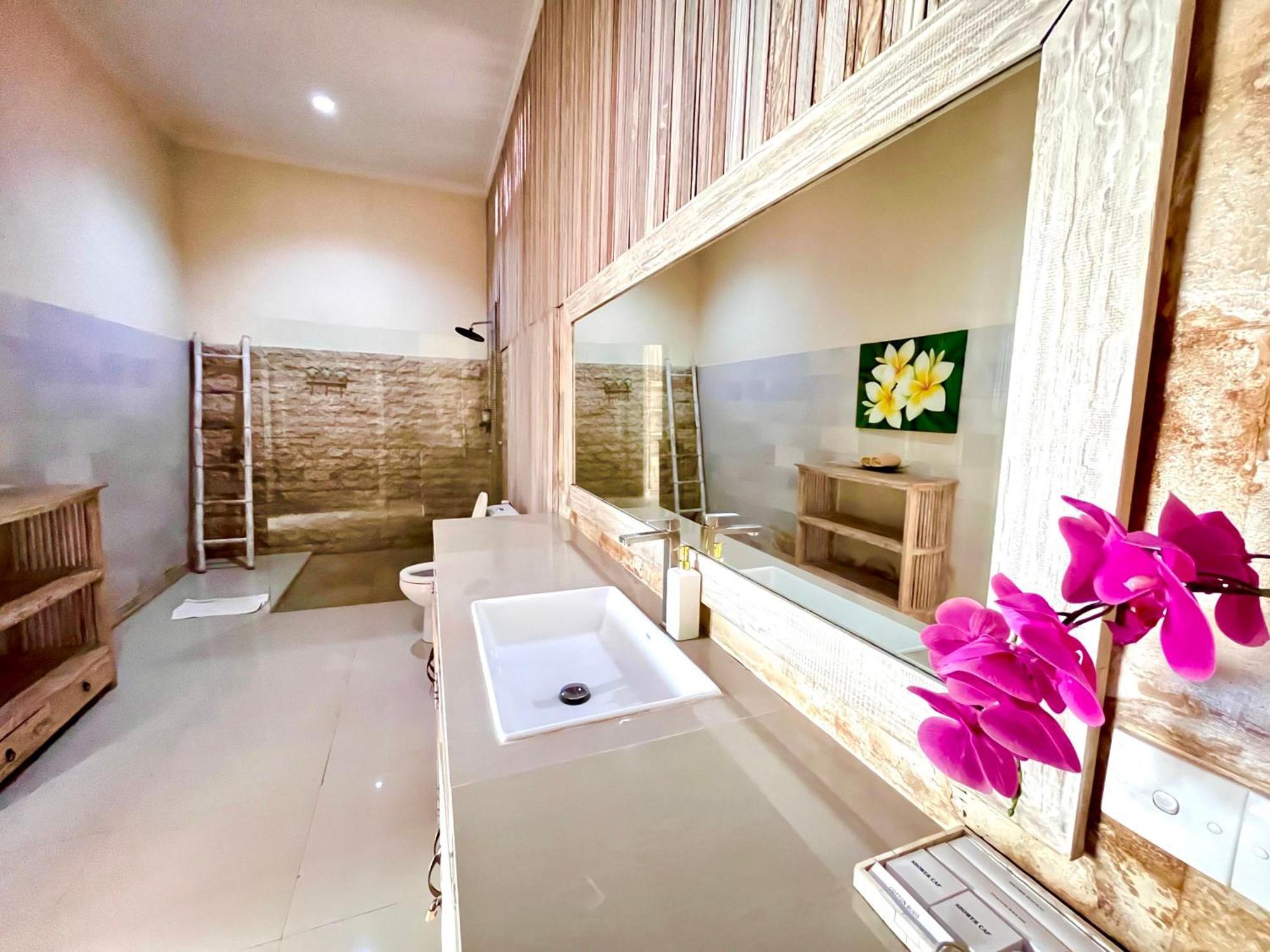 Sri Permana Suite And Villa Ubud Exterior photo